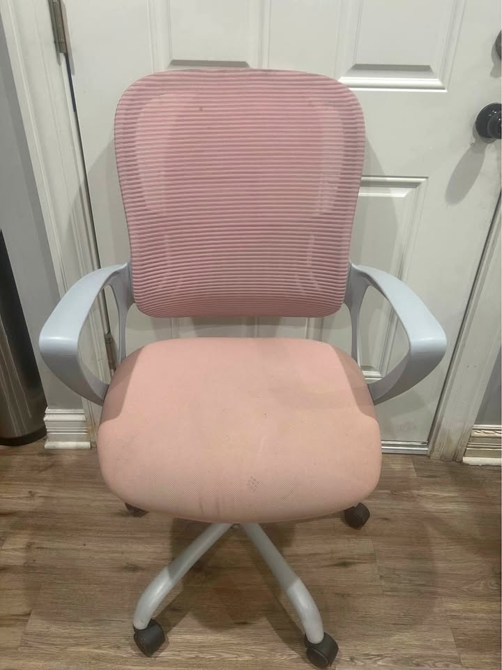 Pink Swivel Office Chair with Wheels