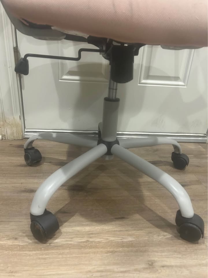 Pink Swivel Office Chair with Wheels - photo 5