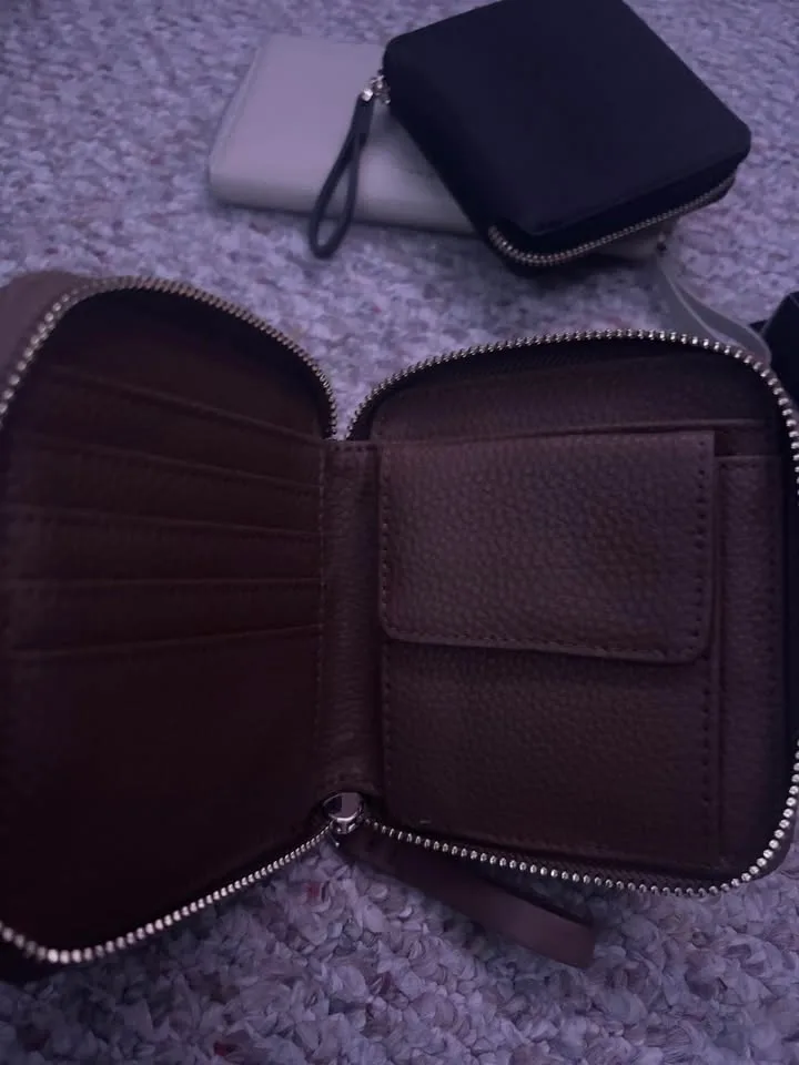 COACH Floral Bow Kisslock Coin Purse image indicator(2)