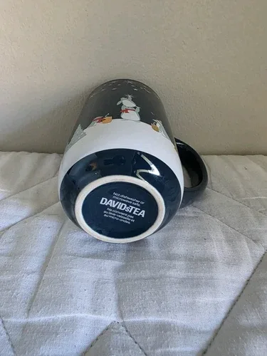 Davids Tea Nordic Tea Mug Penguin Tea Party Winter Scene Cup, Li image indicator(5)