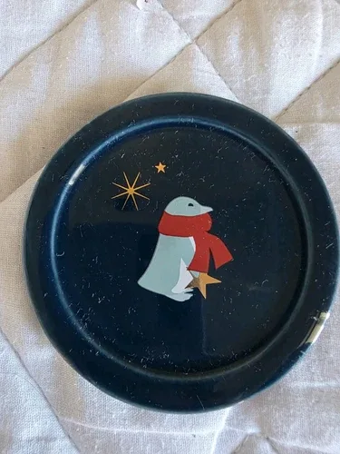 Davids Tea Nordic Tea Mug Penguin Tea Party Winter Scene Cup, Li image indicator(9)