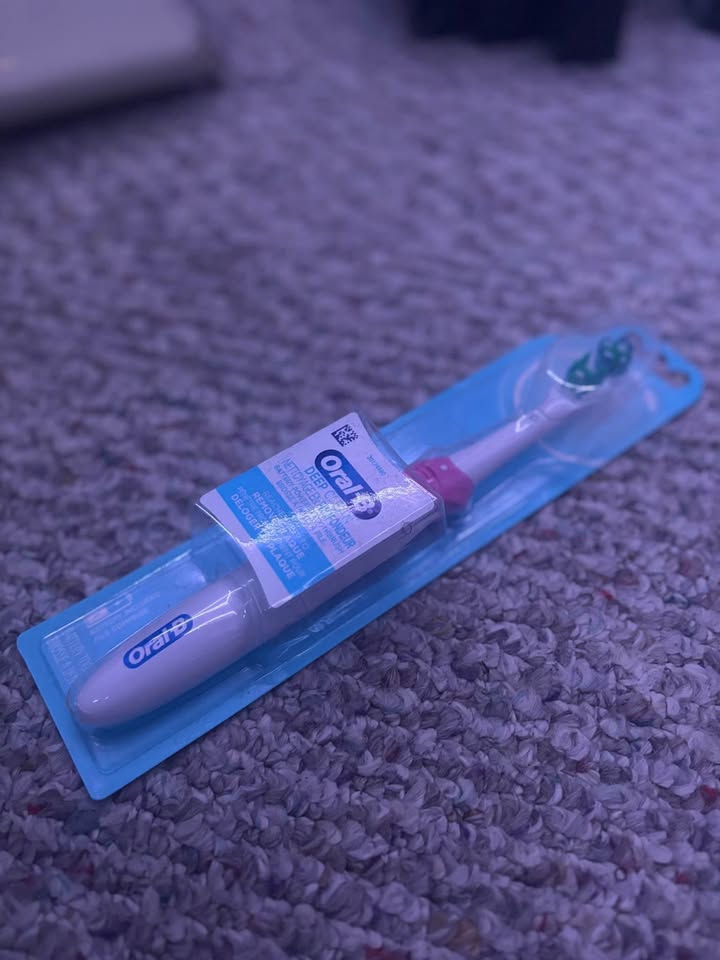 oral b deep clean electric toothbrush - photo 2