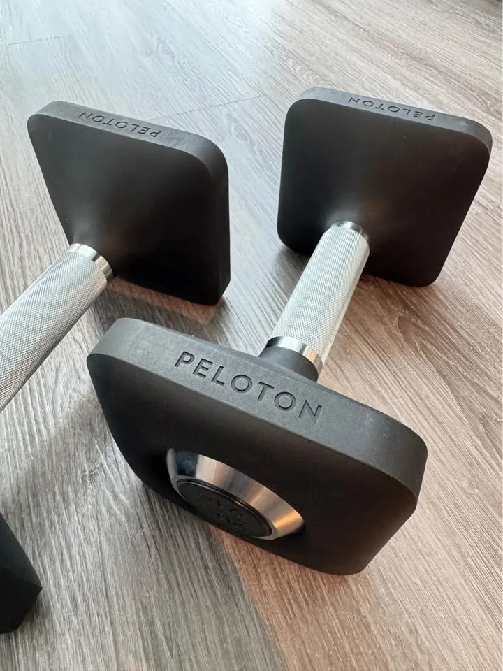 Peloton dumbbell 20Lbs/ 9.1Kg (sets of two) image indicator(2)