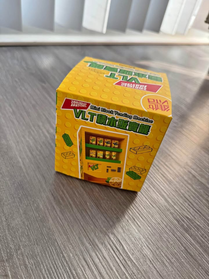 Brand New/Unopened VLT vending machine