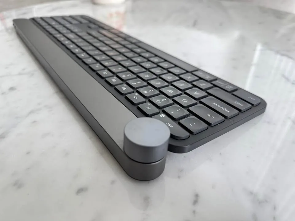 Logitech Craft image indicator(2)