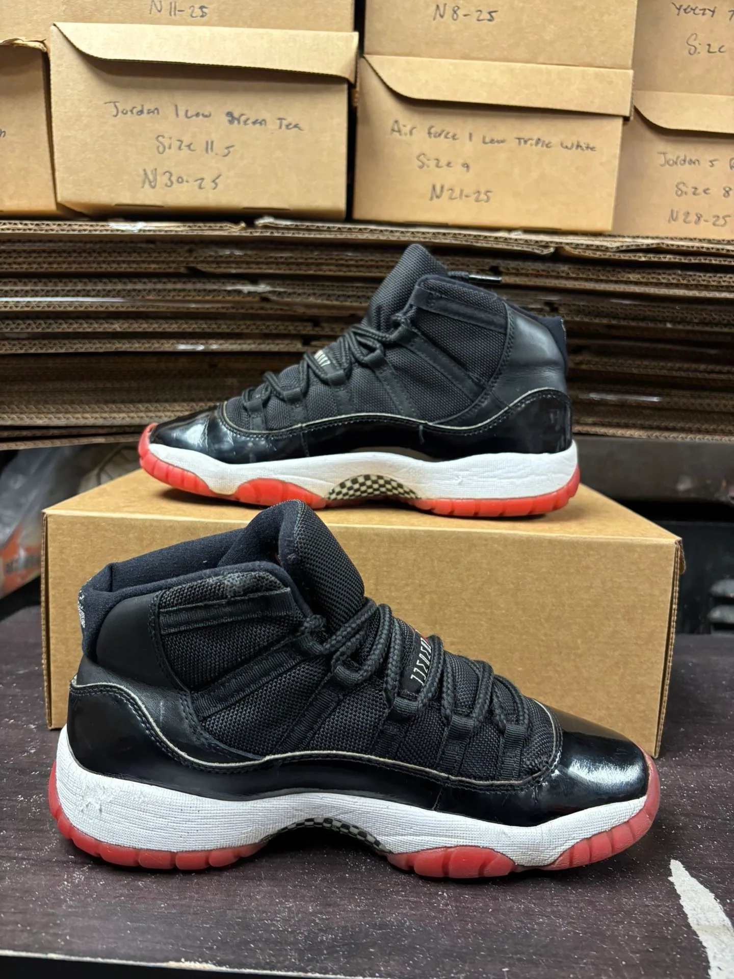 Air Jordan 11 Bred 2019 GS image indicator(5)