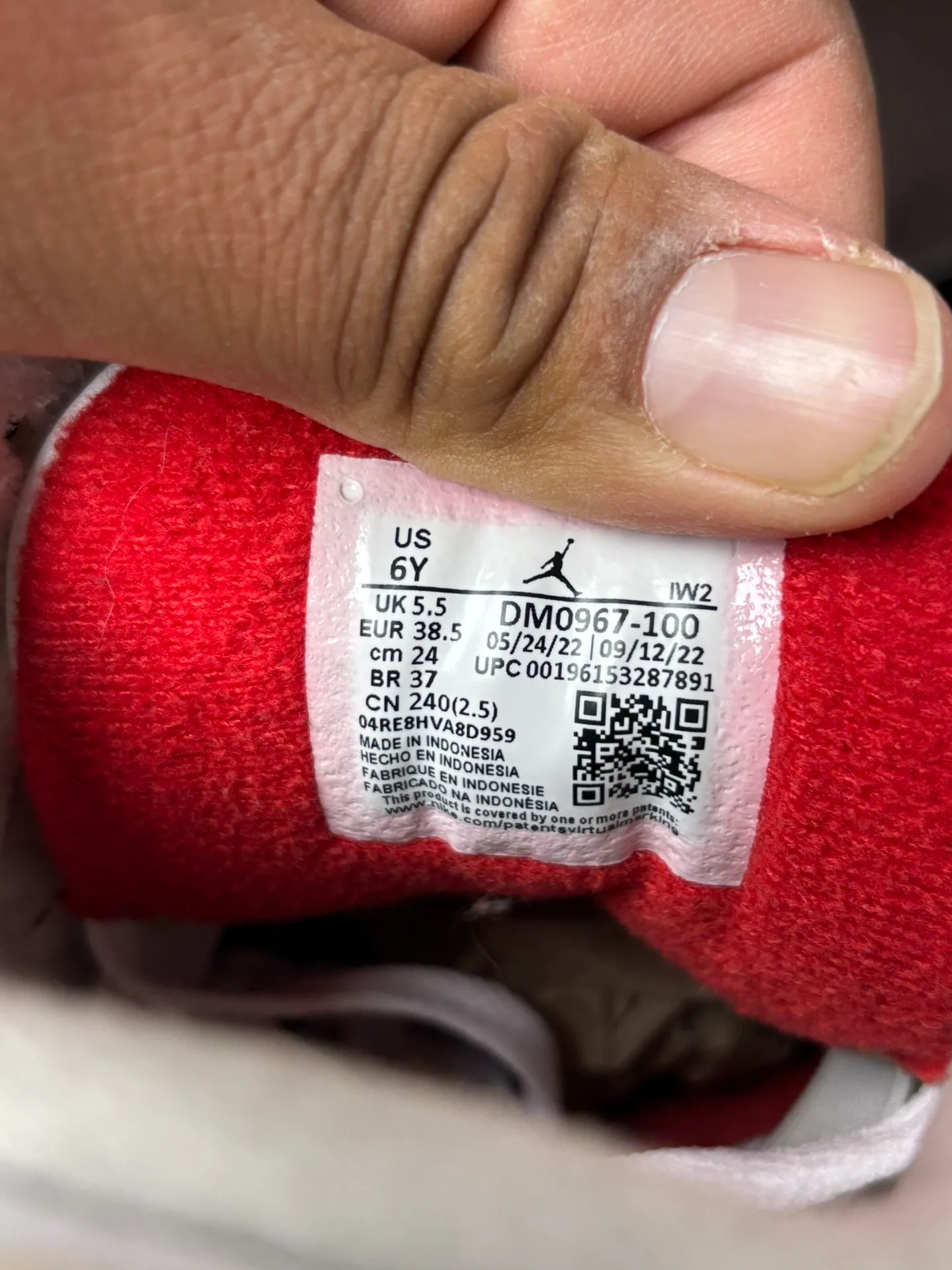 Air Jordan 3 White Cement Reimagined image indicator(6)