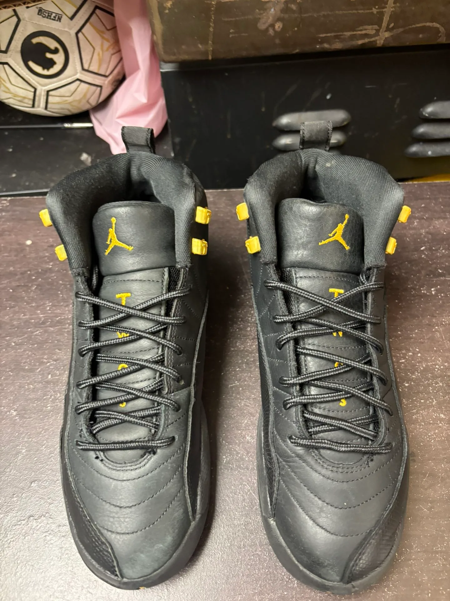 Air Jordan 12 Black Taxi GS image indicator(2)