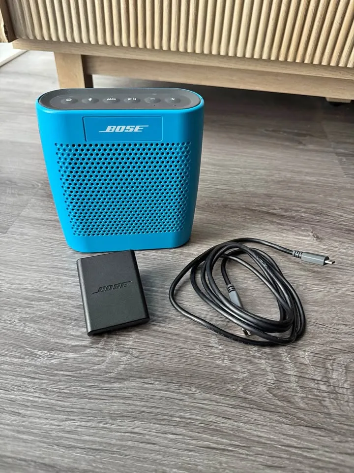 Bose SoundLink Color Bluetooth Speaker (Blue) thumbnail