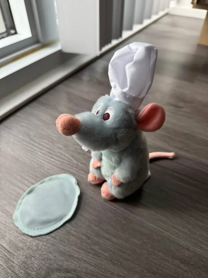 Ratatouille shoulder plush magnet (Authentic Disney store) image indicator(2)