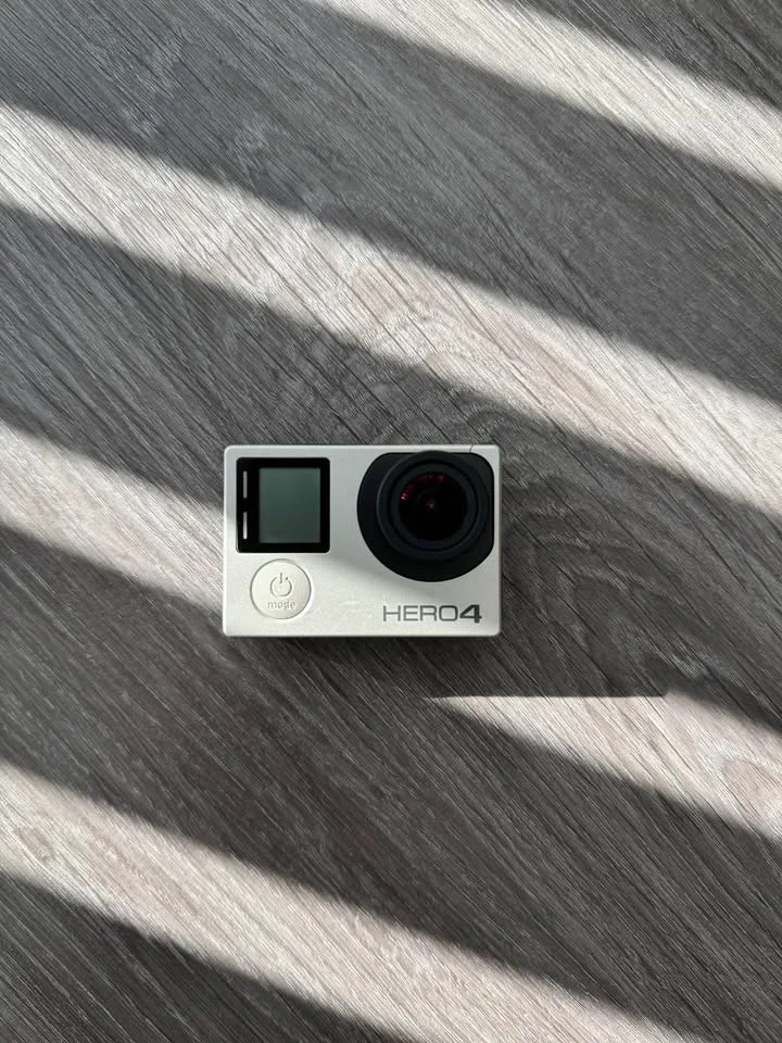 GoPro Hero4 black + Accessories image indicator(2)