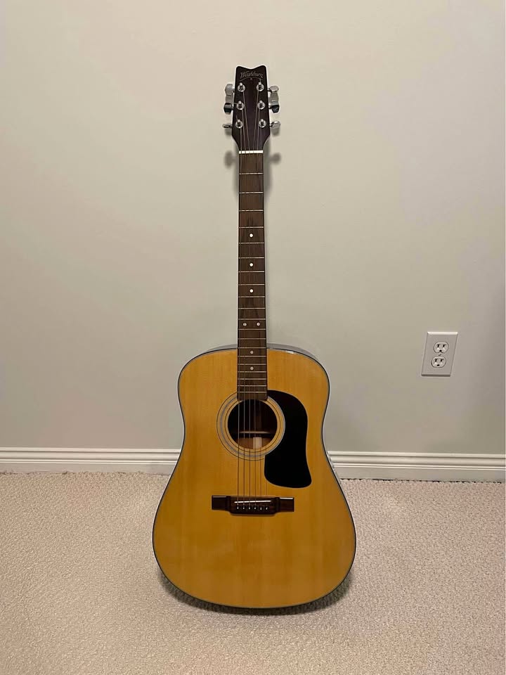 Vintage - Classical Guitar + Case