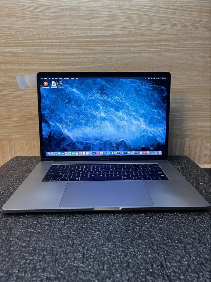 MacBook Pro 15” 2.8Ghz i7 16GB 256GB SSD image indicator(3)