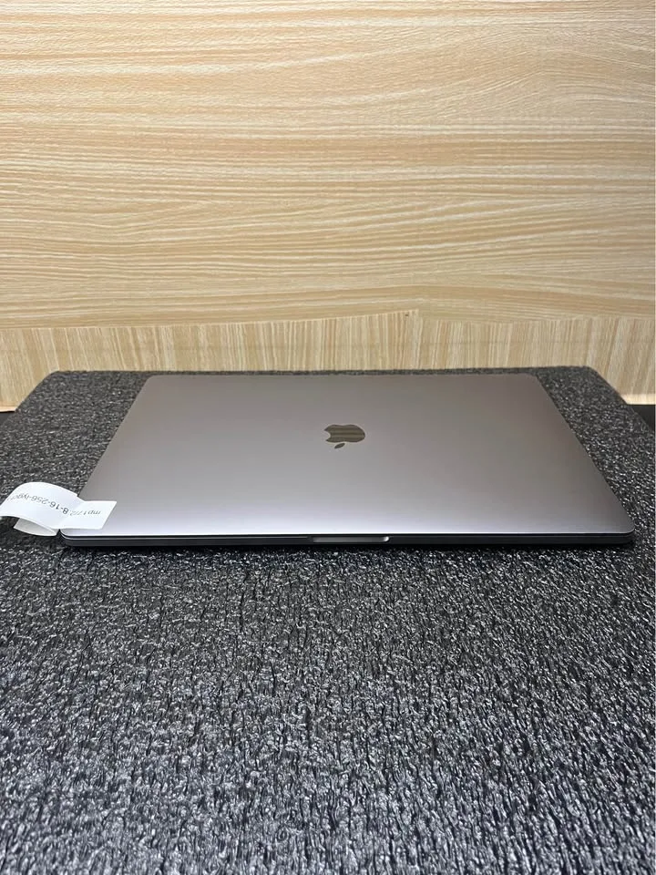 MacBook Pro 15” 2.8Ghz i7 16GB 256GB SSD image indicator(4)