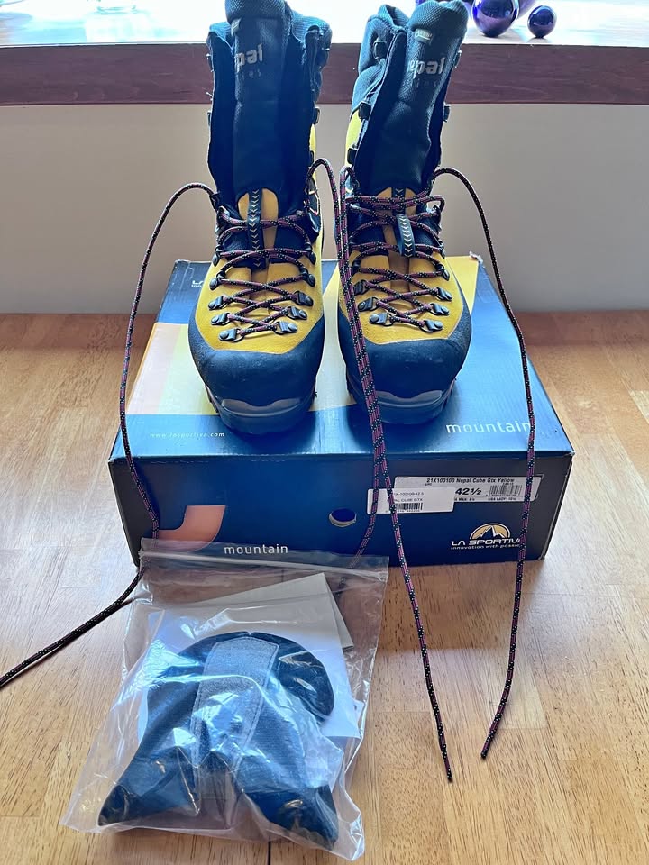 La Sportiva Nepal Cube GTX Mountain Boots Size 42.5