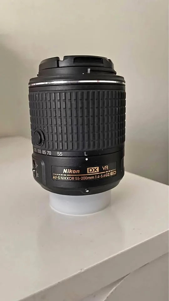 Nikon 55-200mm f/4-5.6G VR Zoom Lens thumbnail