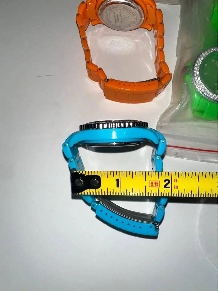 Plastic Watches Lot of 14 *MARKHAM* image indicator(4)