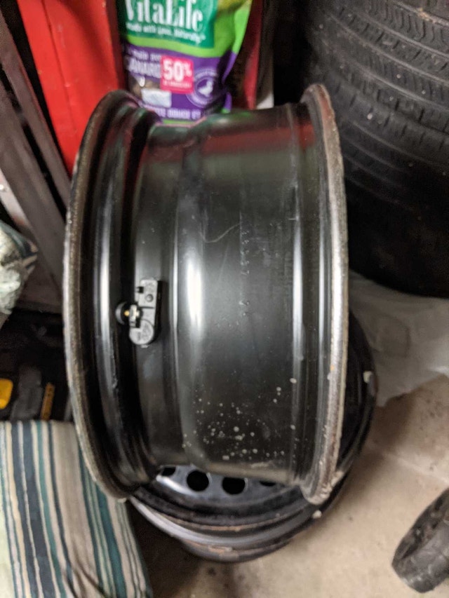 17x7.5 Ford Explorer Steel Wheel RIMS - photo 2