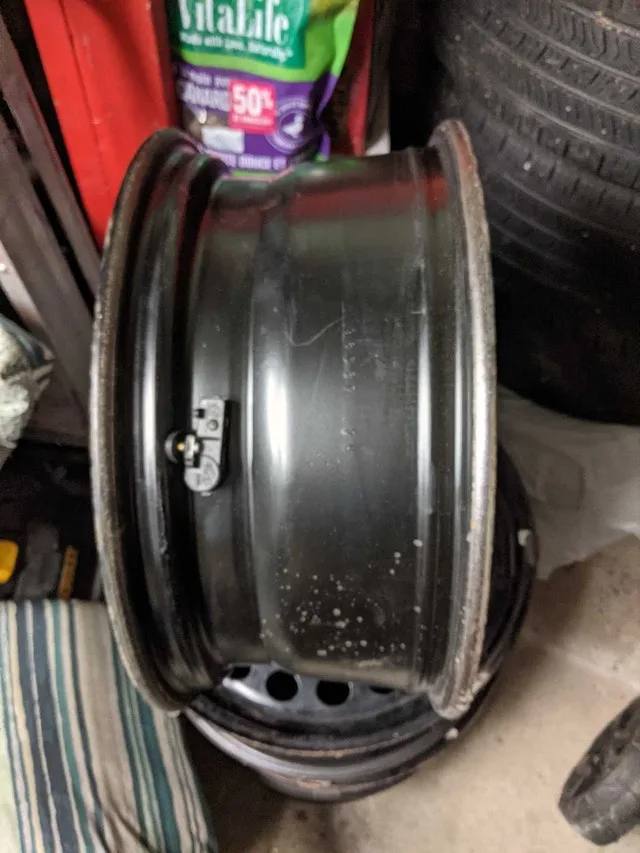 17x7.5 Ford Explorer Steel Wheel RIMS image indicator(2)