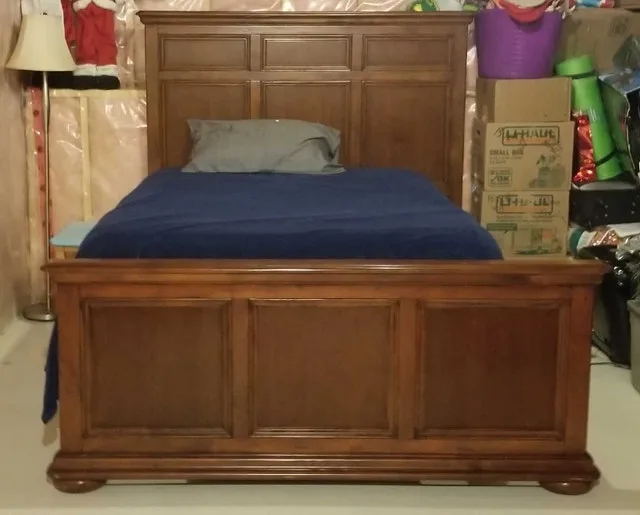 Queen Bedroom Set with Nightstands