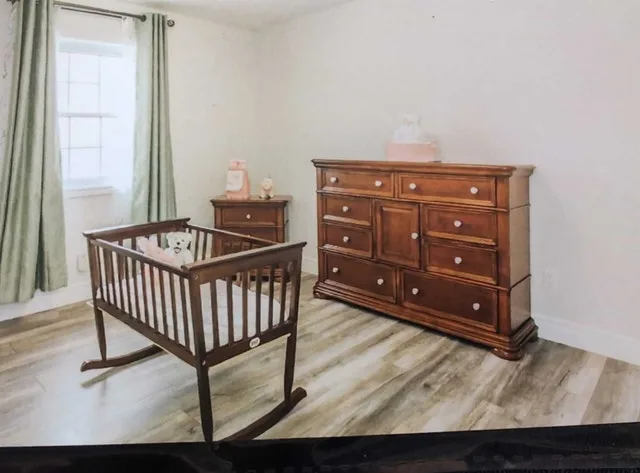 Queen Bedroom Set with Nightstands image indicator(3)