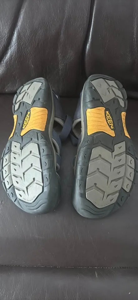 Keen sandals, size 5 boys image indicator(2)