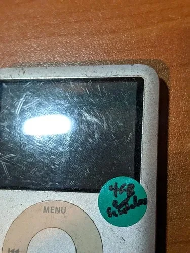 Apple iPod nano 3rd Generation A1236 4GB iPod image indicator(2)