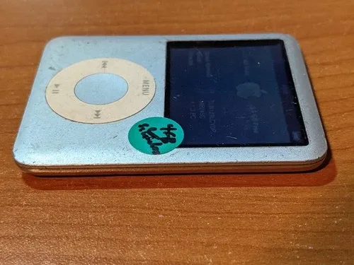 Apple iPod nano 3rd Generation A1236 4GB iPod image indicator(10)