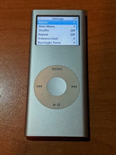 Apple iPod Nano 2nd Generation A1199 4GB image indicator(3)