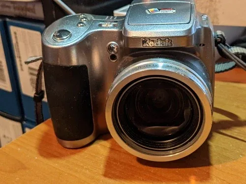 Kodak EasyShare Z740 5.0MP Digital Camera 10X Zoom image indicator(3)