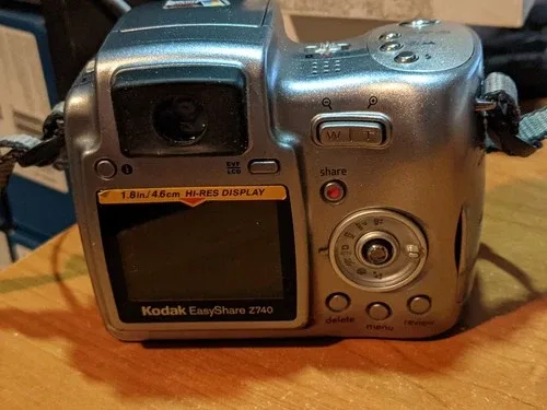 Kodak EasyShare Z740 5.0MP Digital Camera 10X Zoom image indicator(7)