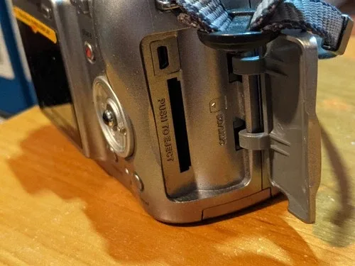 Kodak EasyShare Z740 5.0MP Digital Camera 10X Zoom image indicator(8)