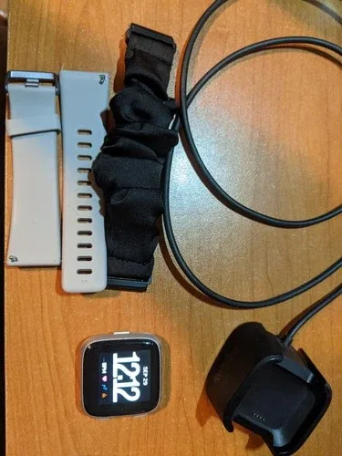 Fitbit Versa 1, Health Fitness Smartwatch W/ Charger image indicator(3)