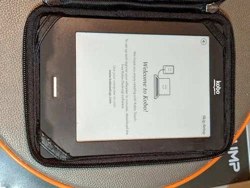 Kobo N905 Touch E-Reader 6" Display + Case image indicator(2)