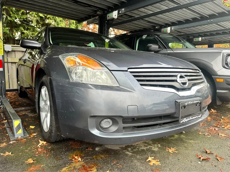 2009 Nissan Altima image indicator(5)