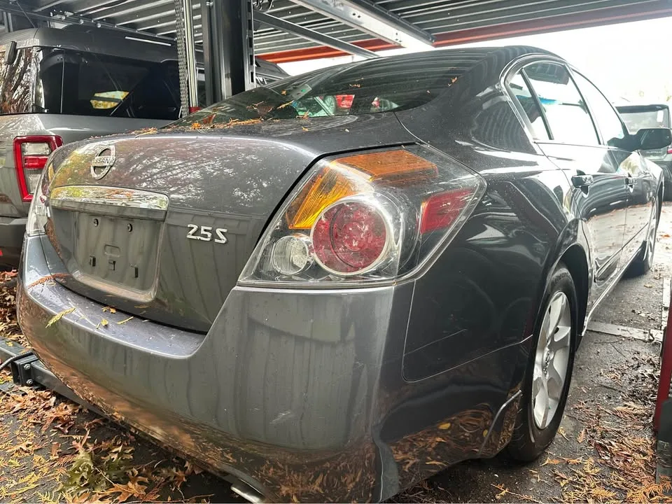 2009 Nissan Altima image indicator(7)