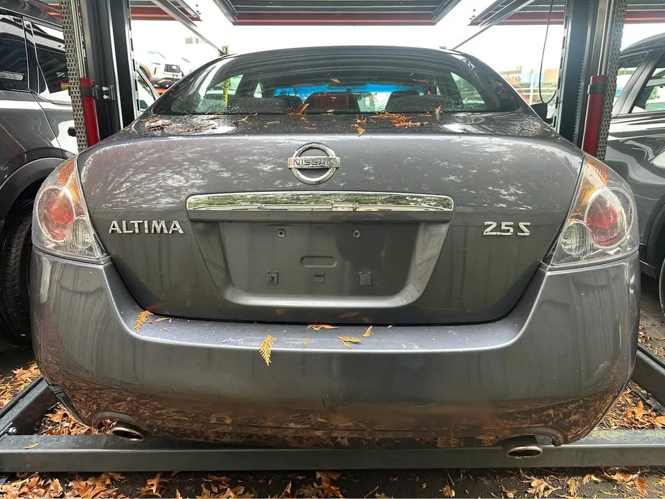 2009 Nissan Altima image indicator(8)