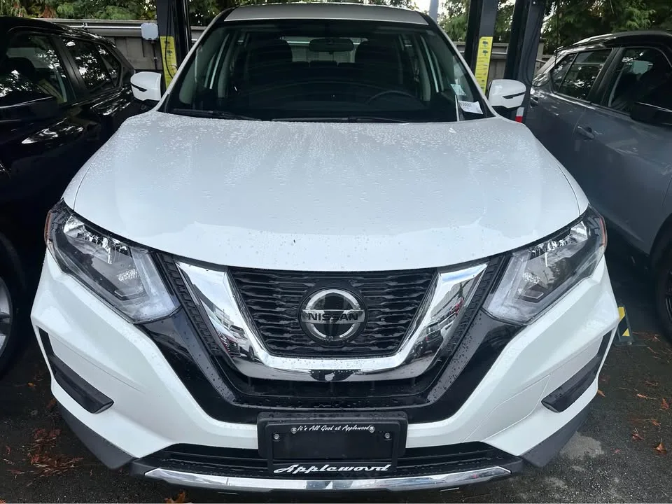 2018 Nissan Rogue image indicator(4)