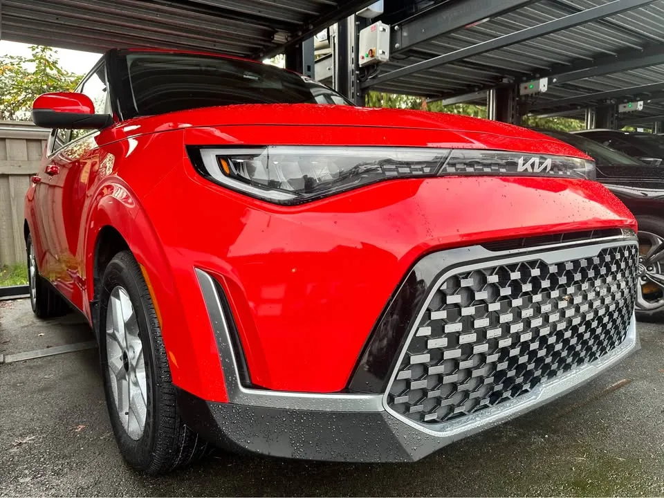 2023 Kia Soul EX image indicator(5)