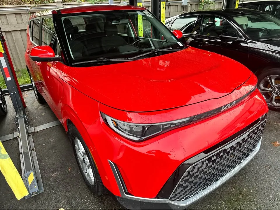 2023 Kia Soul EX image indicator(6)