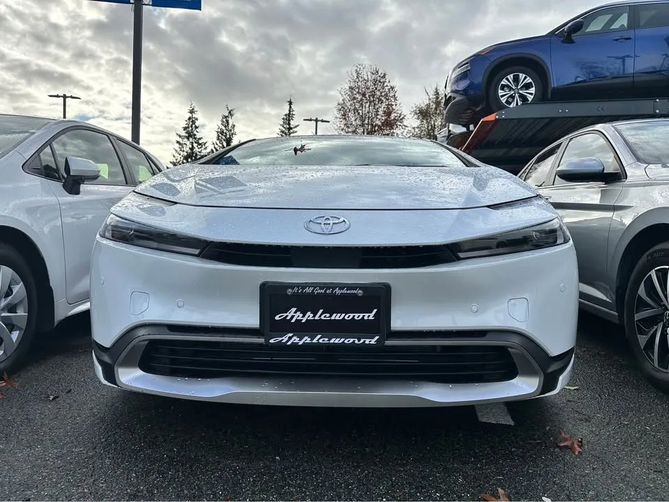 2025 Toyota Prius Plug-in Hybrid image indicator(3)