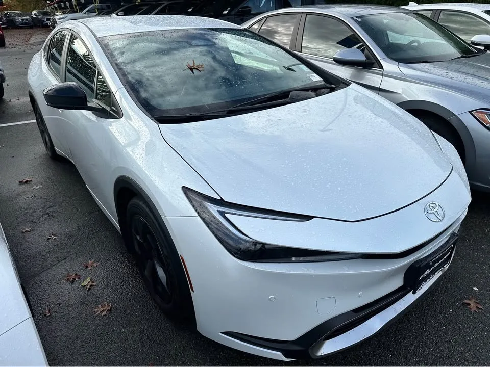 2025 Toyota Prius Plug-in Hybrid image indicator(6)