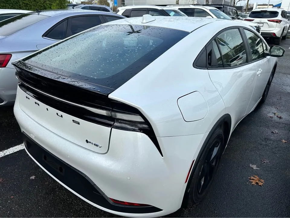 2025 Toyota Prius Plug-in Hybrid image indicator(10)