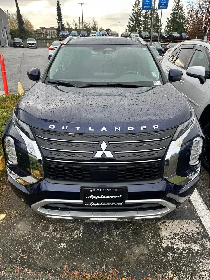 2024 Mitsubishi Outlander PHEV image indicator(4)