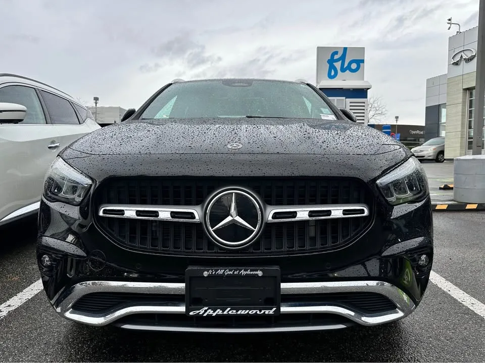 2024 Mercedes-Benz GLA image indicator(2)