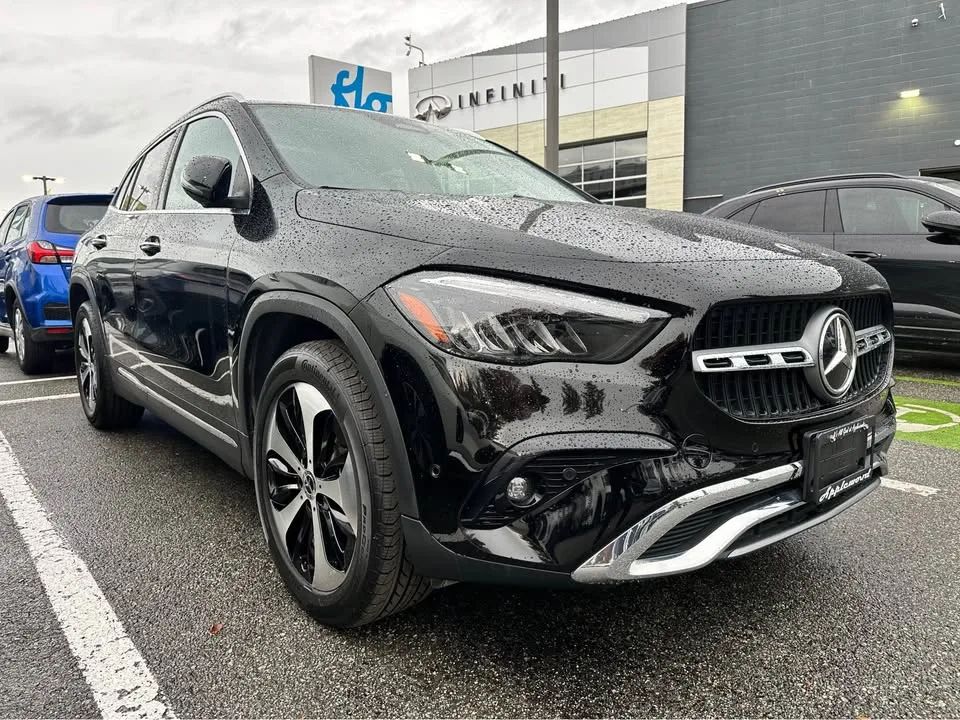 2024 Mercedes-Benz GLA image indicator(3)