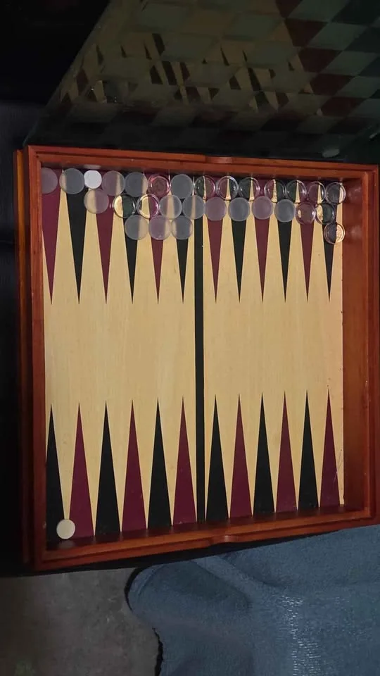 Glass Checkers Set image indicator(2)