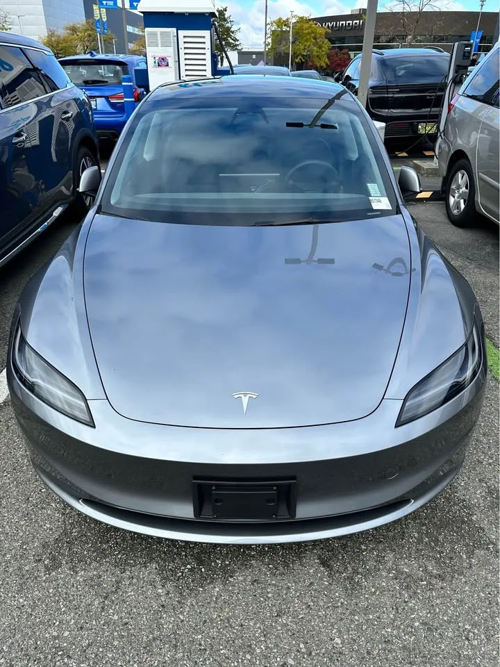 2025 Tesla Model 3 Long Range AWD image indicator(5)