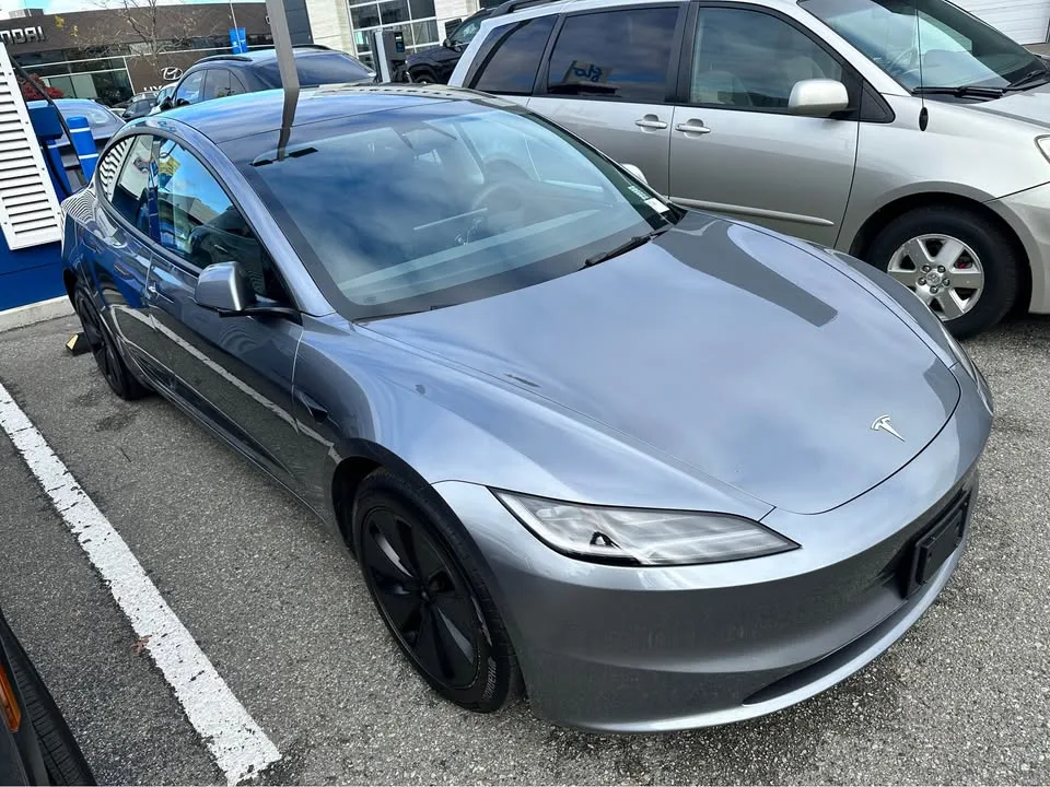 2025 Tesla Model 3 Long Range AWD image indicator(6)