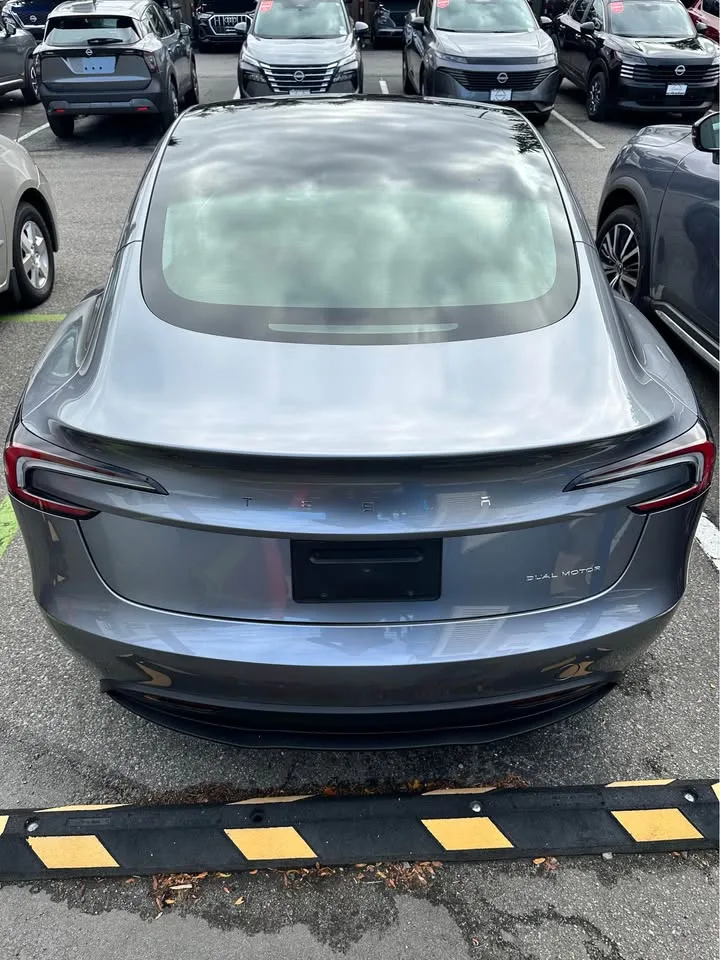 2025 Tesla Model 3 Long Range AWD image indicator(10)